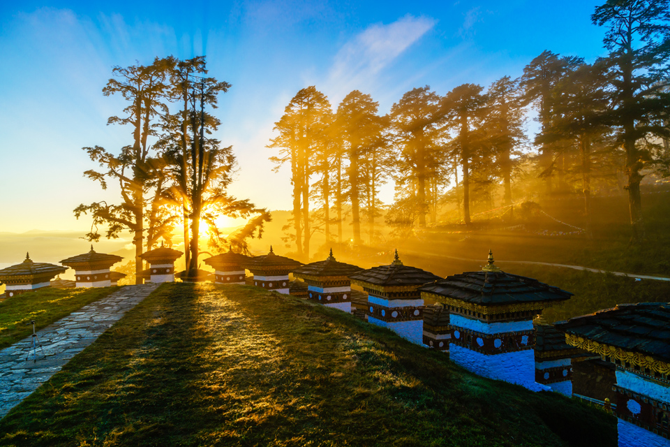 Camera Tinh Te_My Bhutan_Bình Minh Đỉnh Đèo Dochu La (3050m) - Nguyễn Thanh Tùng_.jpg