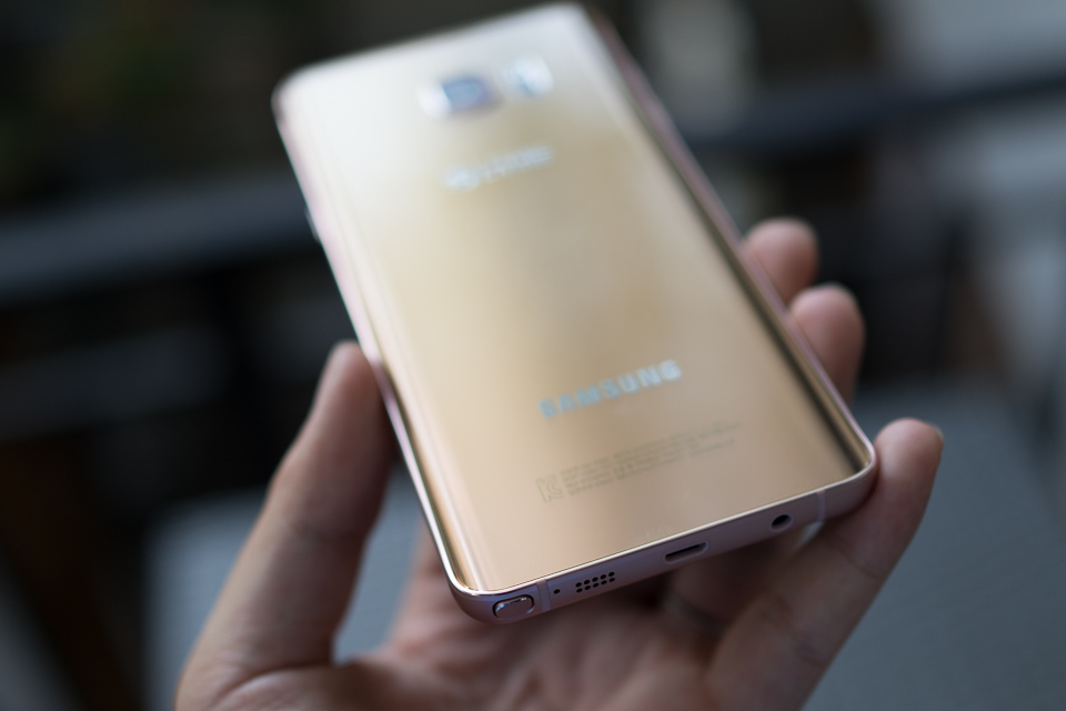 Samsung_Galaxy_Note_5_Rose_Gold_vang_hong_tren_tay_Tinhte.vn-7.jpg