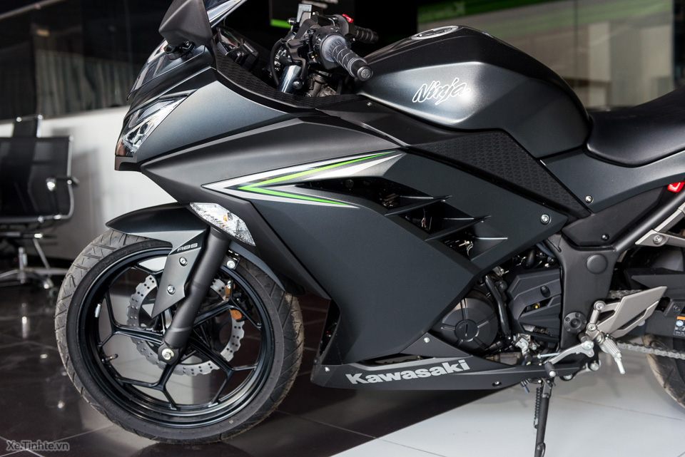 Kawasaki Ninja 300 2016: Đẹp, mạnh mẽ và đầy phong cách, chiếc xe Kawasaki Ninja 300 2016 sẽ mang đến cho bạn trải nghiệm lái xe tuyệt vời. Hãy cùng khám phá hình ảnh chiếc xe này để chiêm ngưỡng thiết kế tuyệt đẹp và cảm nhận sức mạnh của máy móc đỉnh cao.