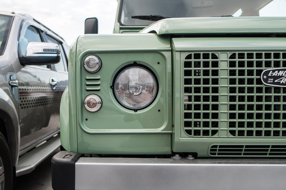 Land Rover Defender Heritage Edition_tinhte.vn-1484.jpg