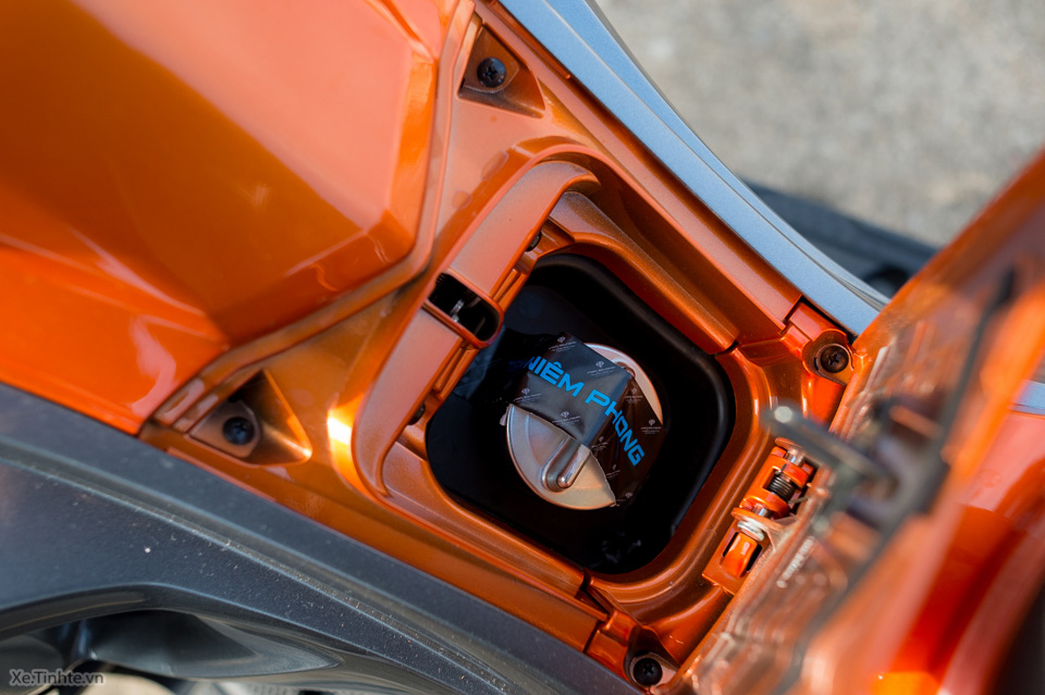 Xe.Tinhte.vn-Tour-Honda-Airblade-2015-4.jpg