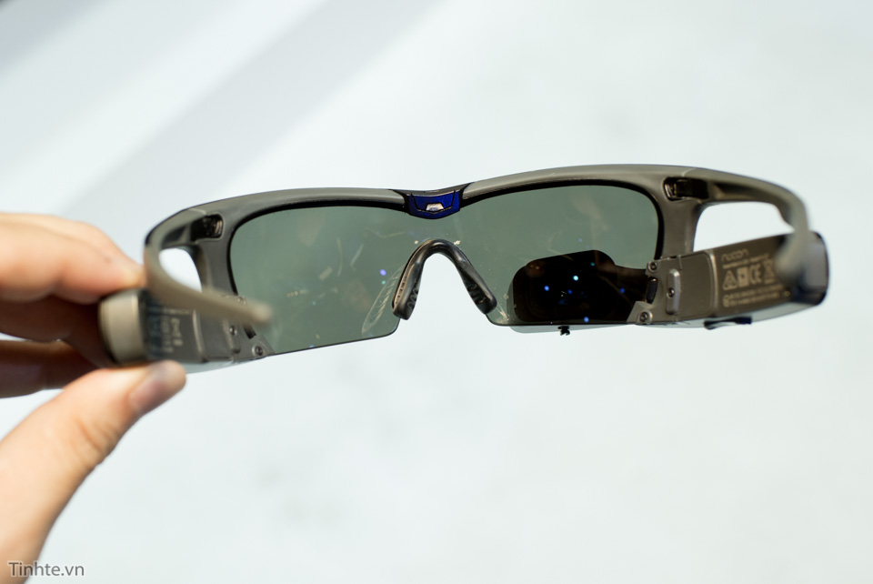 Tinhte_tren_tay_smart_recon_glass-10.jpg