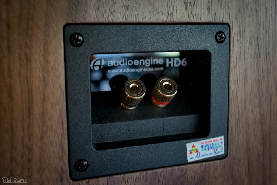 Trên tay loa kệ AudioEngine HD6: thiết kế gỗ đẹp, sang, rất nhiều kết ...