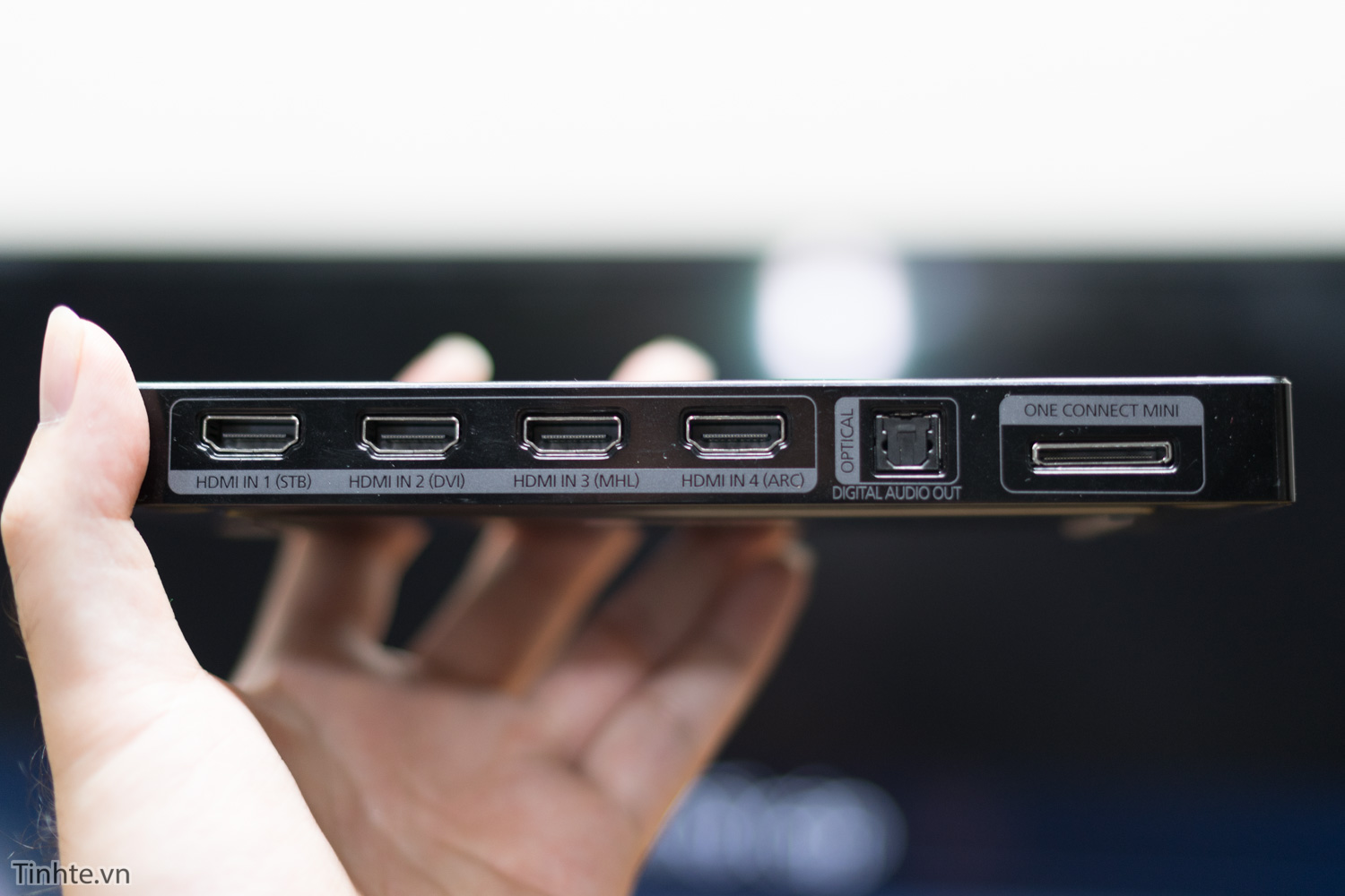 Tìm hiểu thiết bị One Connect và One Connect Mini trên Smart TV Samsung
