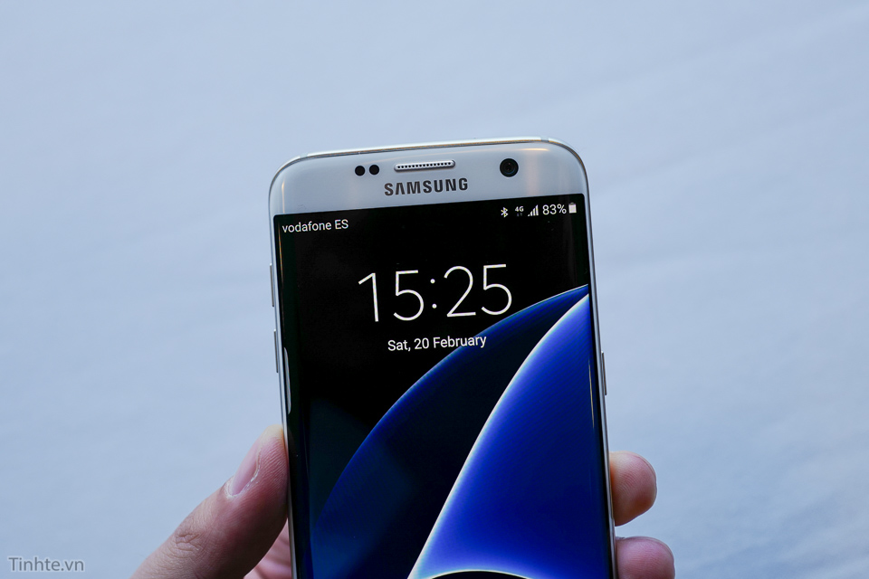 Tren_tay_Samsung_Galaxy_S7_edge_tinhte.vn-19.jpg