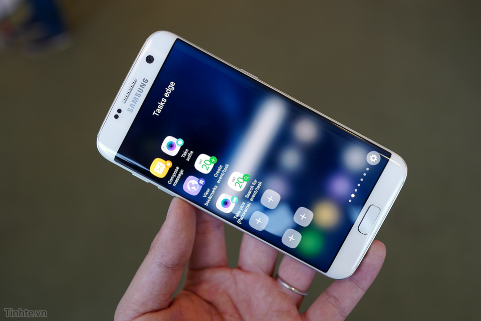 Tren_tay_Samsung_Galaxy_S7_edge_tinhte.vn-20.jpg