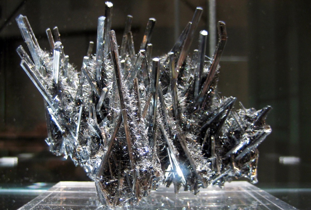 Stibnite-1200x810.jpg