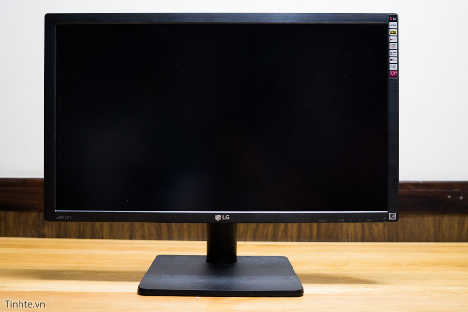 3543554_LG_27UM67-1.jpg