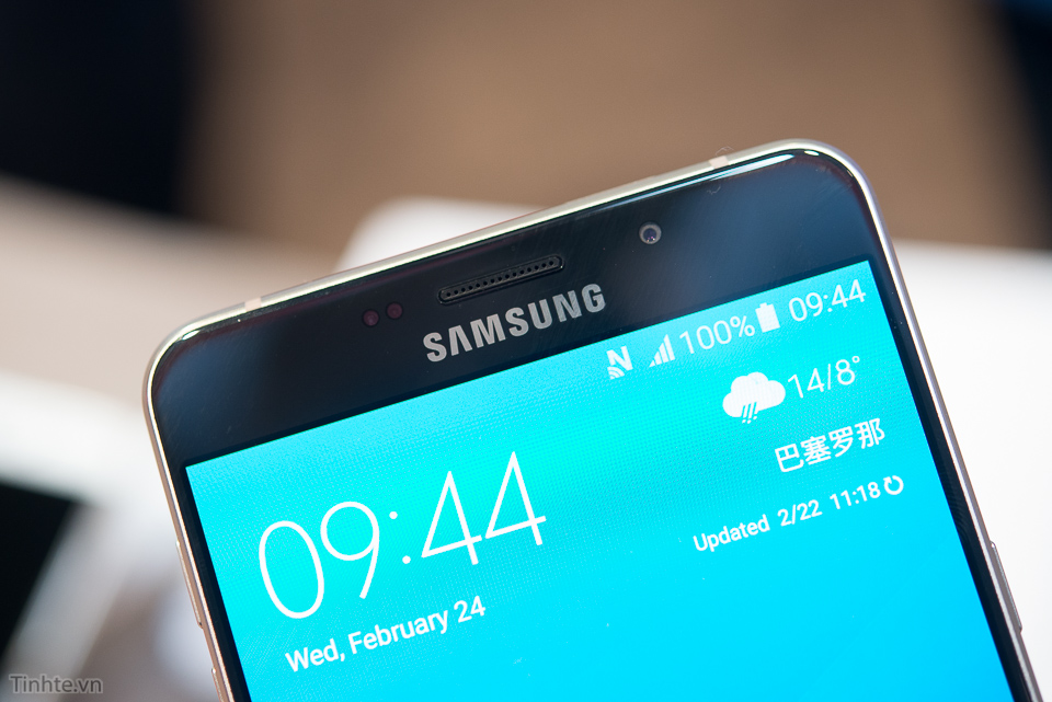 Tren_tay_Samsung_Galaxy_A9_tinhte.vn-3.jpg