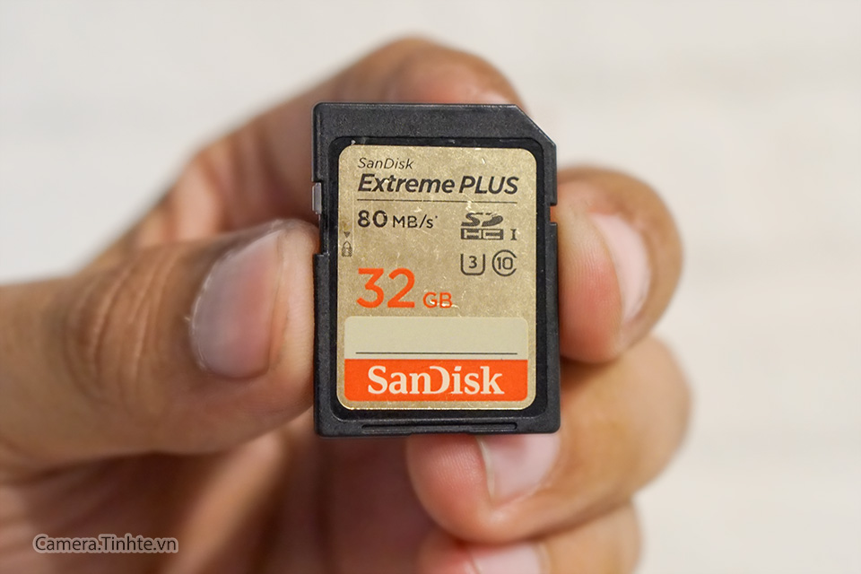 Camera-Tinh-Te_SanDisk-32GB_1-.jpg