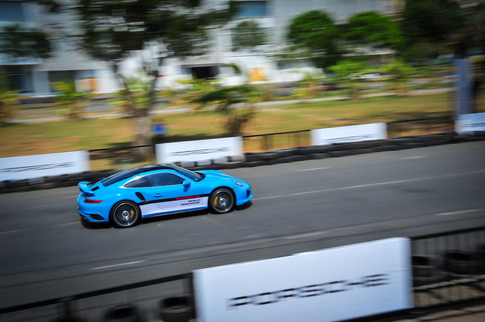 Xe.Tinhte.vn-Porsche-World-Roadshow-Vietnam-2016-Braking-3-2.jpg