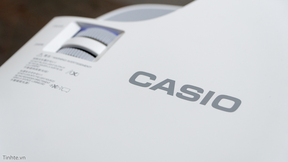 Tren tay Casio XJ-V1 tinhte.vn-3.jpg