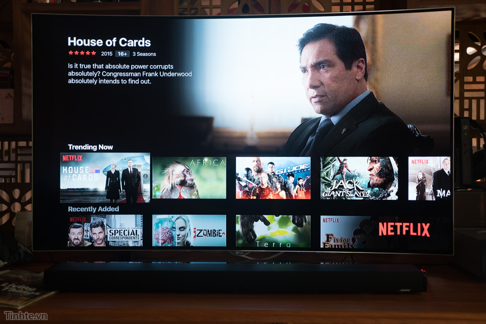 Remote_Apple_TV_Tren_iPhone_.jpg