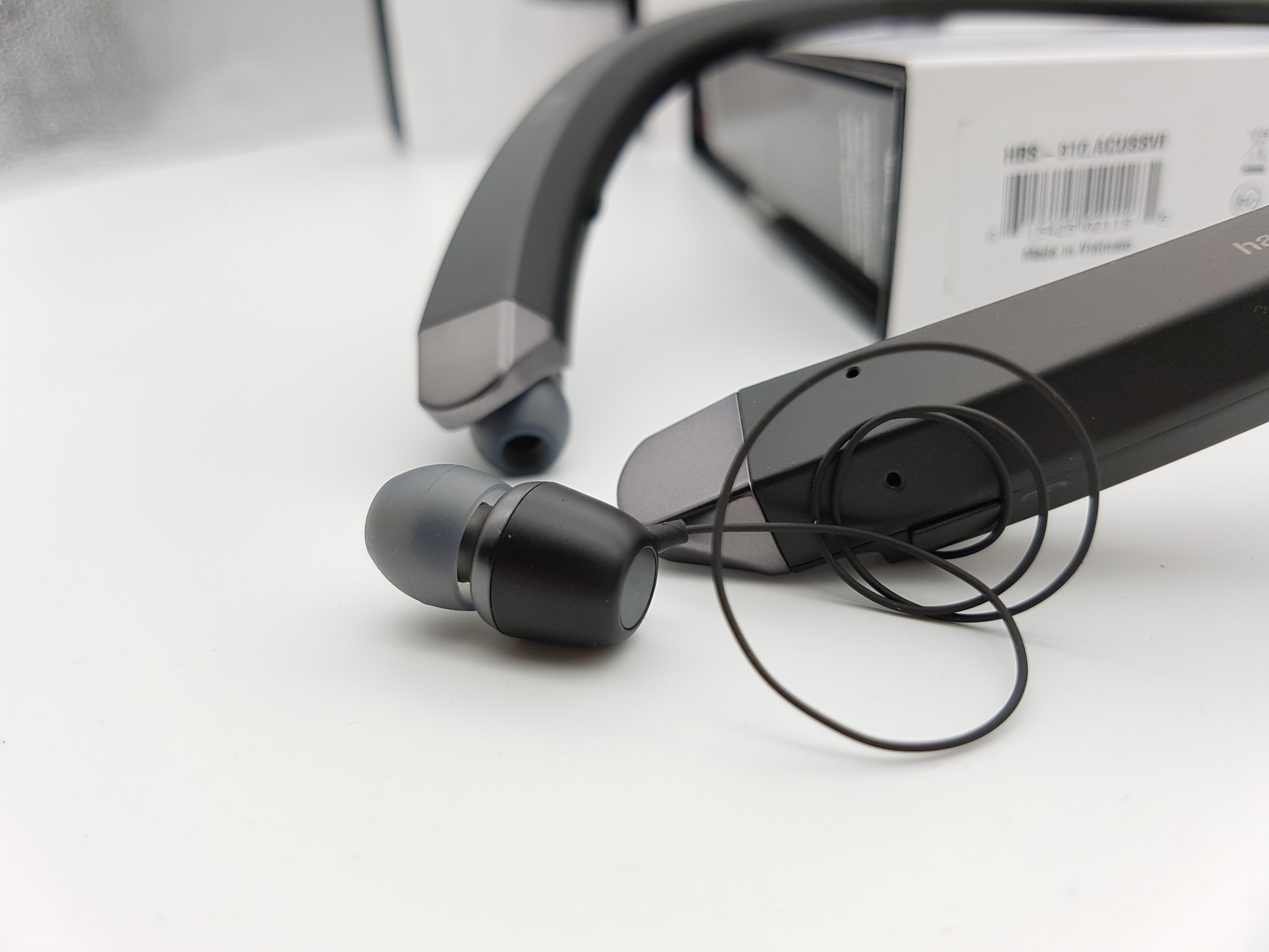 Trên tay tai nghe Bluetooth LG HBS 910 Viết bởi vanhoang232