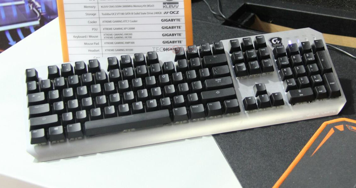gigabyte-xxk-700-keyboard.jpg