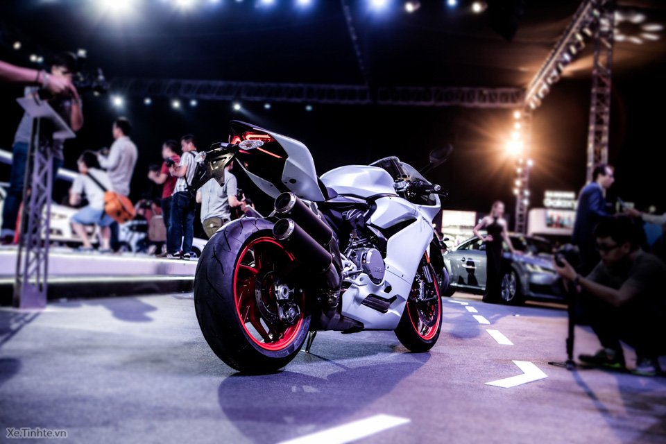 Xe.Tinhte.vn-Ducati-Audi-Progressive-2016-khai-mac-10.jpg