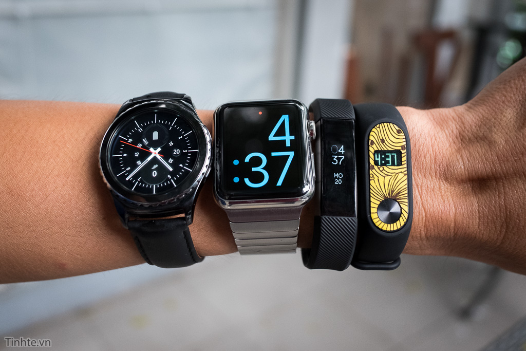 fitbit gear 2