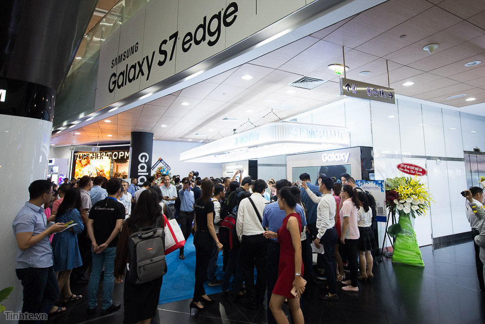 Khai truong Samsung Store - Tinhte.vn-7.jpg