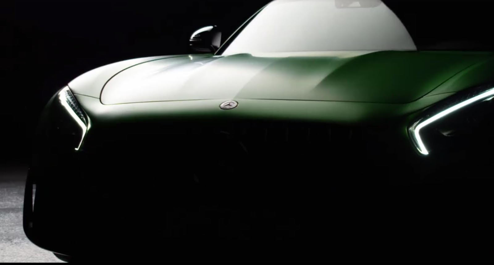 Mercedes-AMG-GT-R-1.jpg