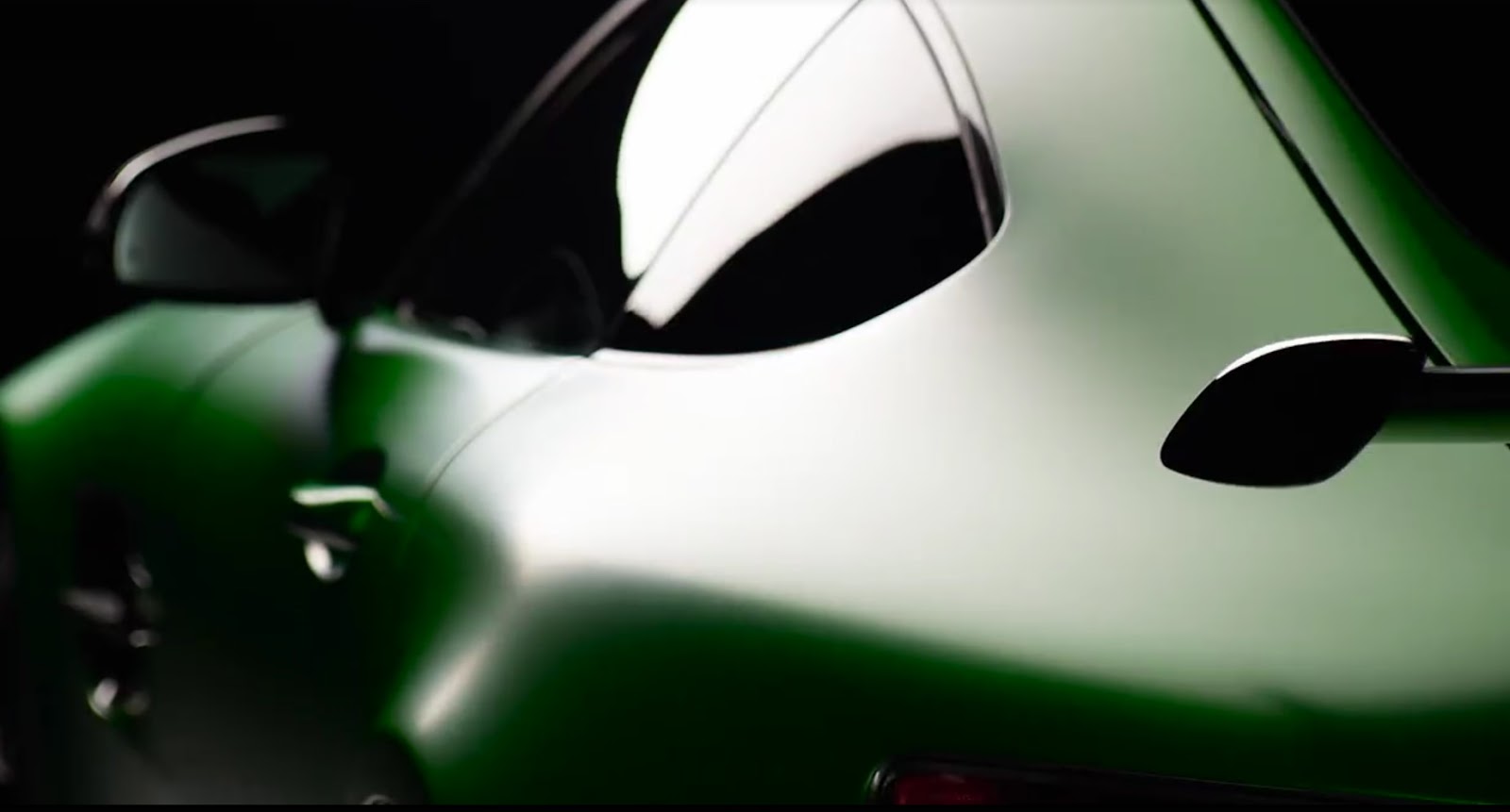 Mercedes-AMG-GT-R-4.jpg