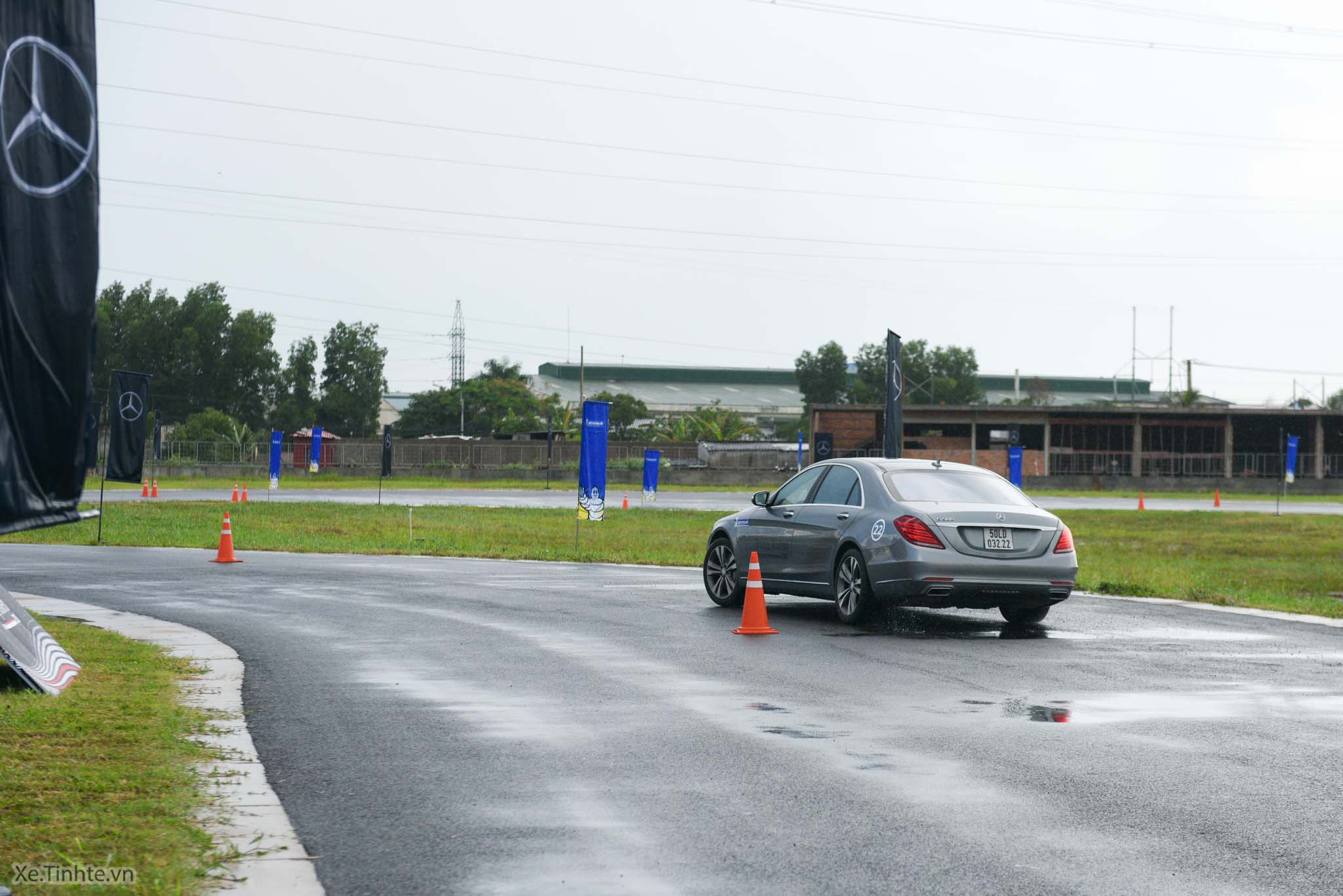 Xe.Tinhte.vn-Mercedes-Benz-Driving-Academy-2016-2.jpg