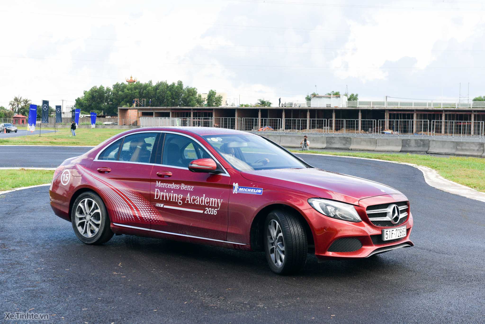 Xe.Tinhte.vn-Mercedes-Benz-Driving-Academy-2016-8.jpg