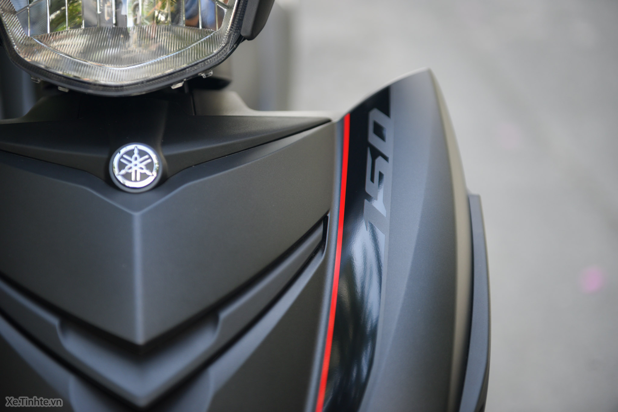 Video] Yamaha Exciter 150 màu đen nhám; nhìn ngầu hơn; mạnh mẽ hơn ... - Yamaha Exciter 150 màu đen nhám sẽ gây ấn tượng và chinh phục bạn bằng sự mạnh mẽ, ngầu đi kèm với độ linh hoạt vô cùng đáng kinh ngạc trên mọi cung đường. Hãy cùng xem video đầy chất lượng này để cảm nhận điều đó.