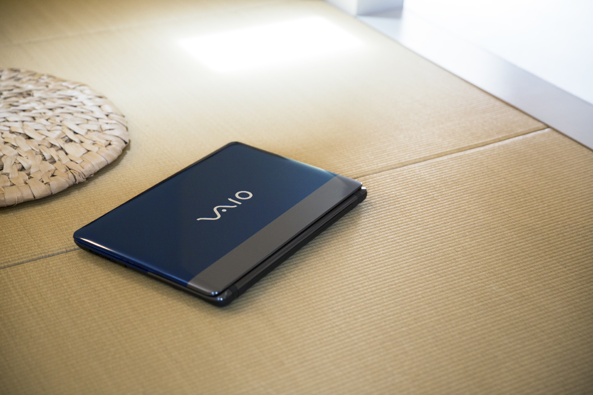 VAIO-C15-Navy-Grey-2.jpg