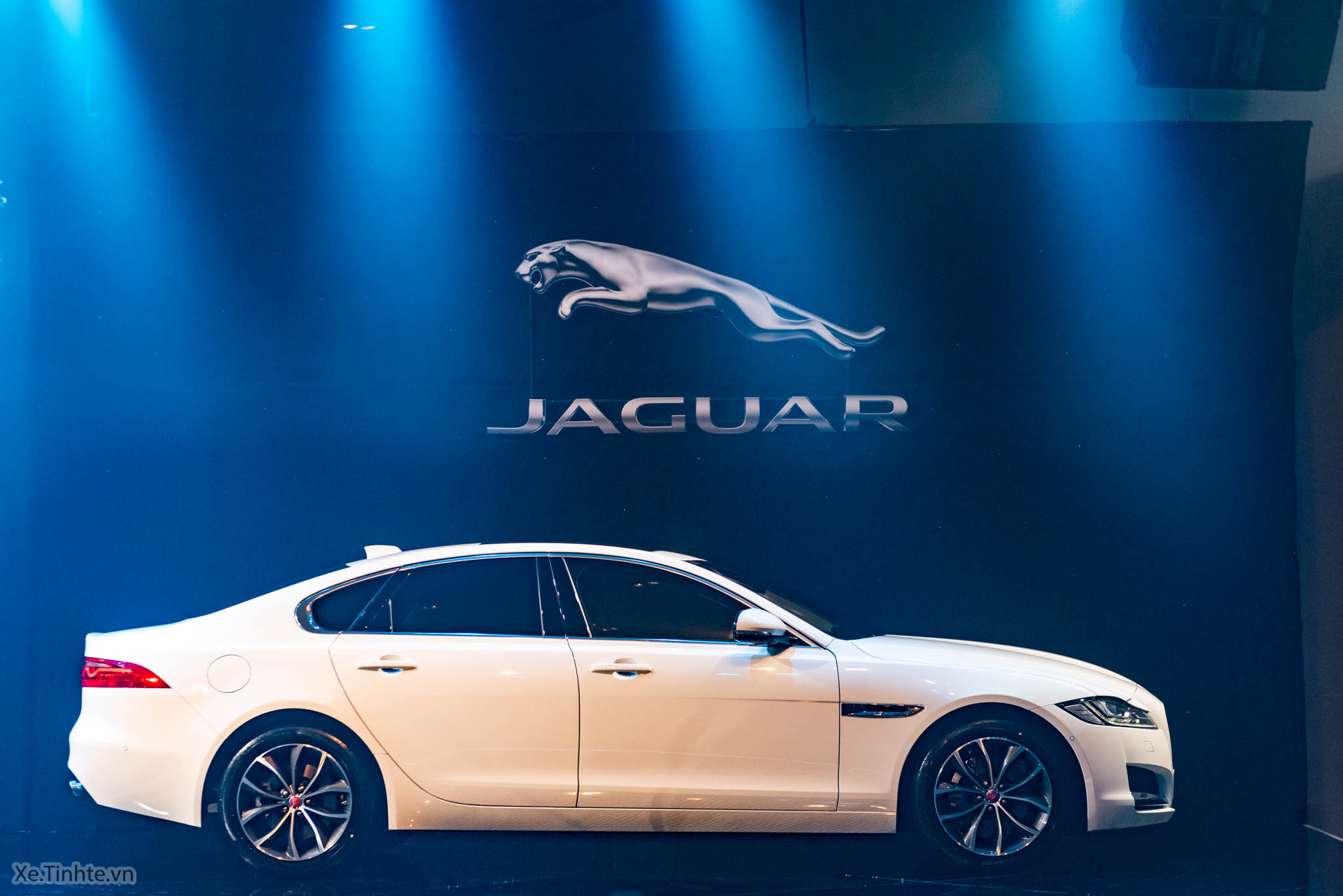Xe.Tinhte.vn-Jaguar-XF-2016-Event-2.jpg