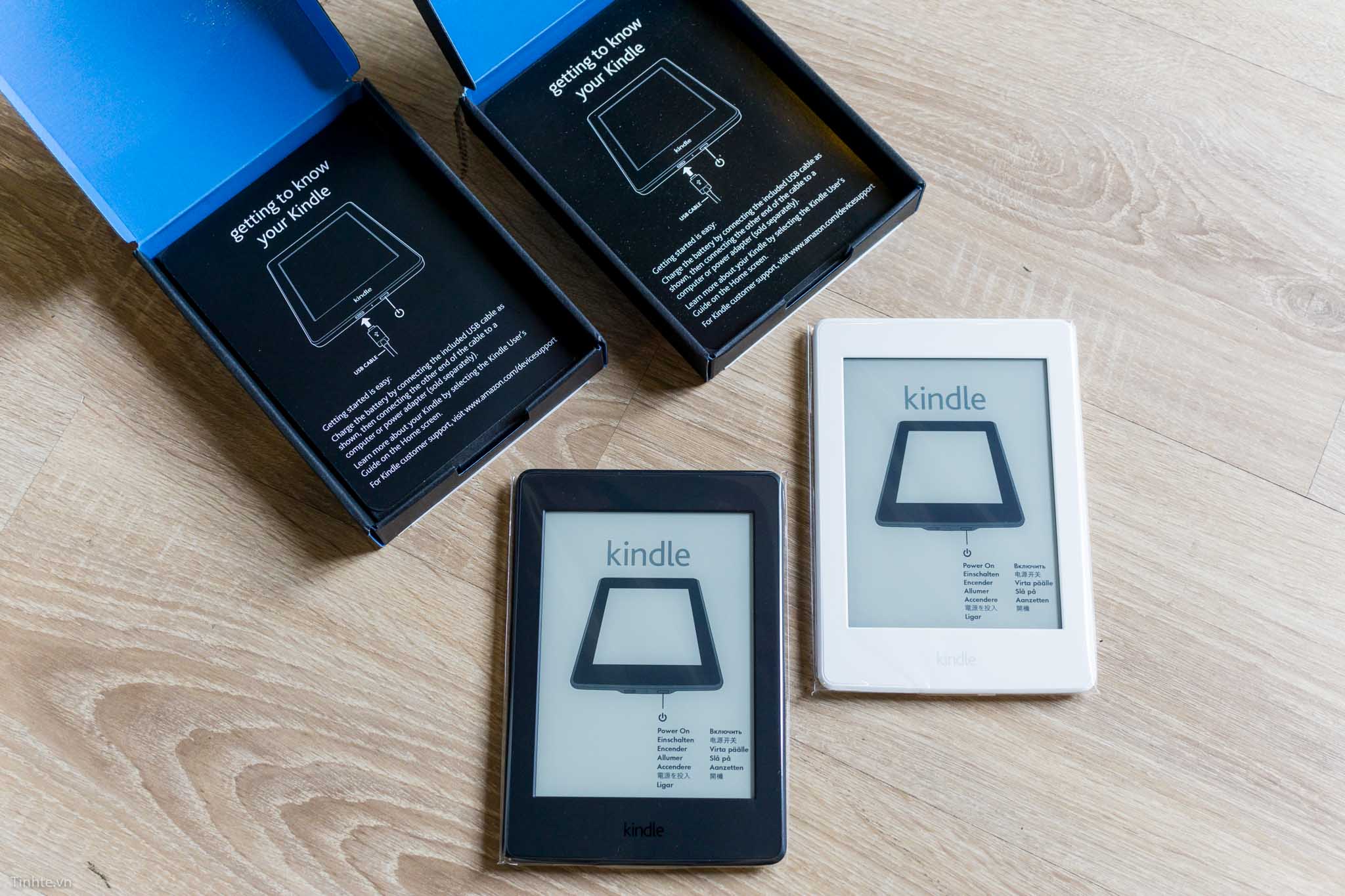 [Trên tay] Kindle Paperwhite 2016 màu trắng và so sánh với bản 2015 màu đen