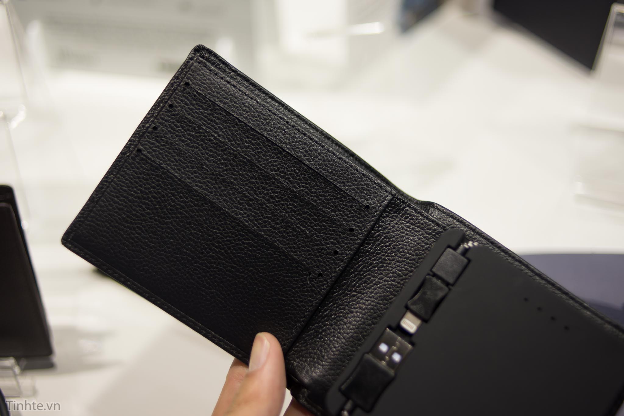 Tren_tay_vi_thong_minh_orbit_wallet_tinhte.vn-2.jpg