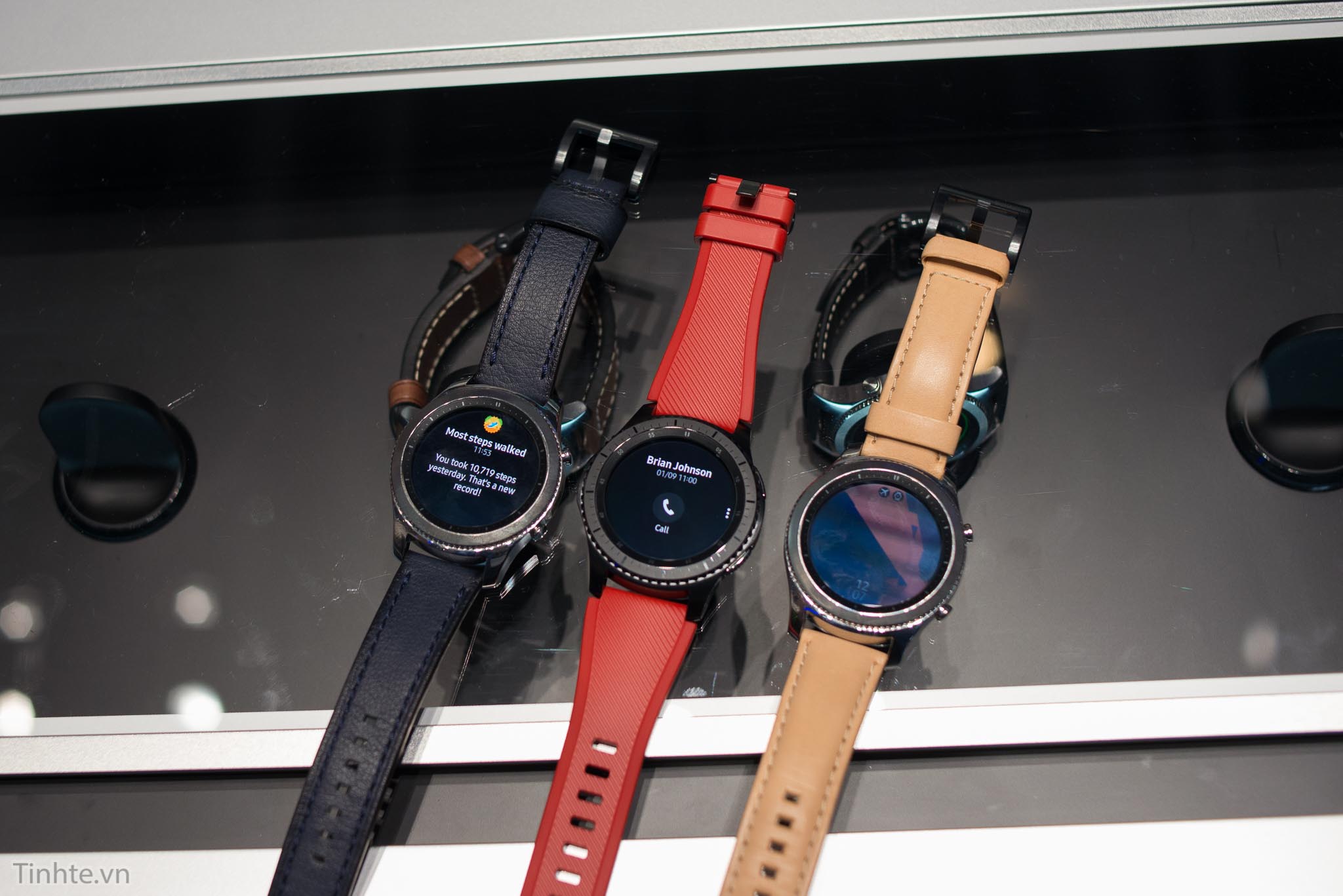 Samsung_Gear_S3_IFA_2016_tinhte.vn-10.jpg