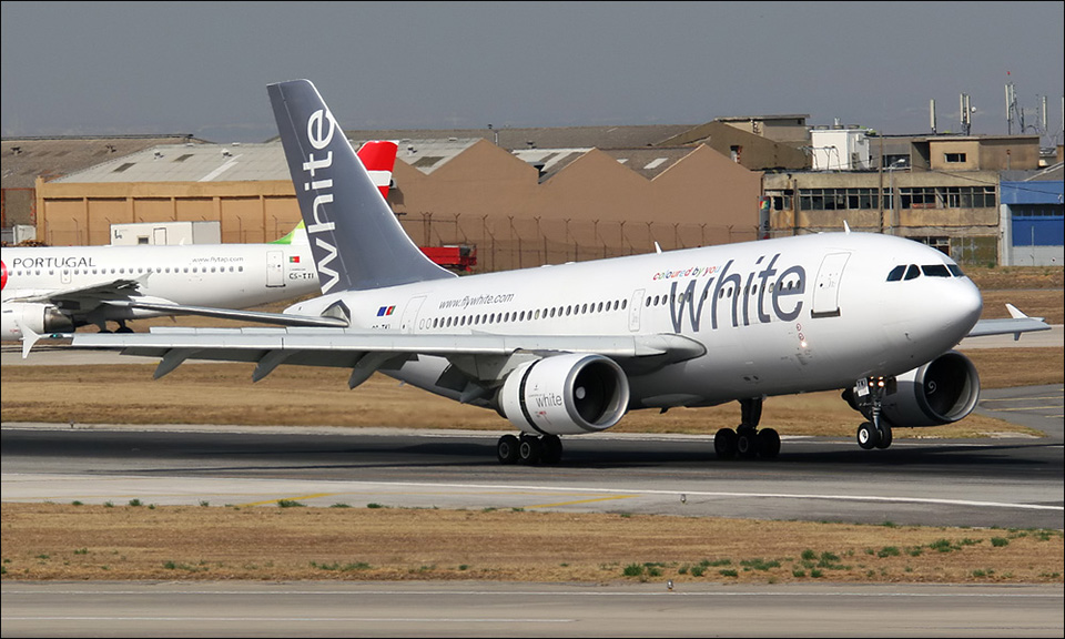 White_Airways_Airbus_A310-300.jpg