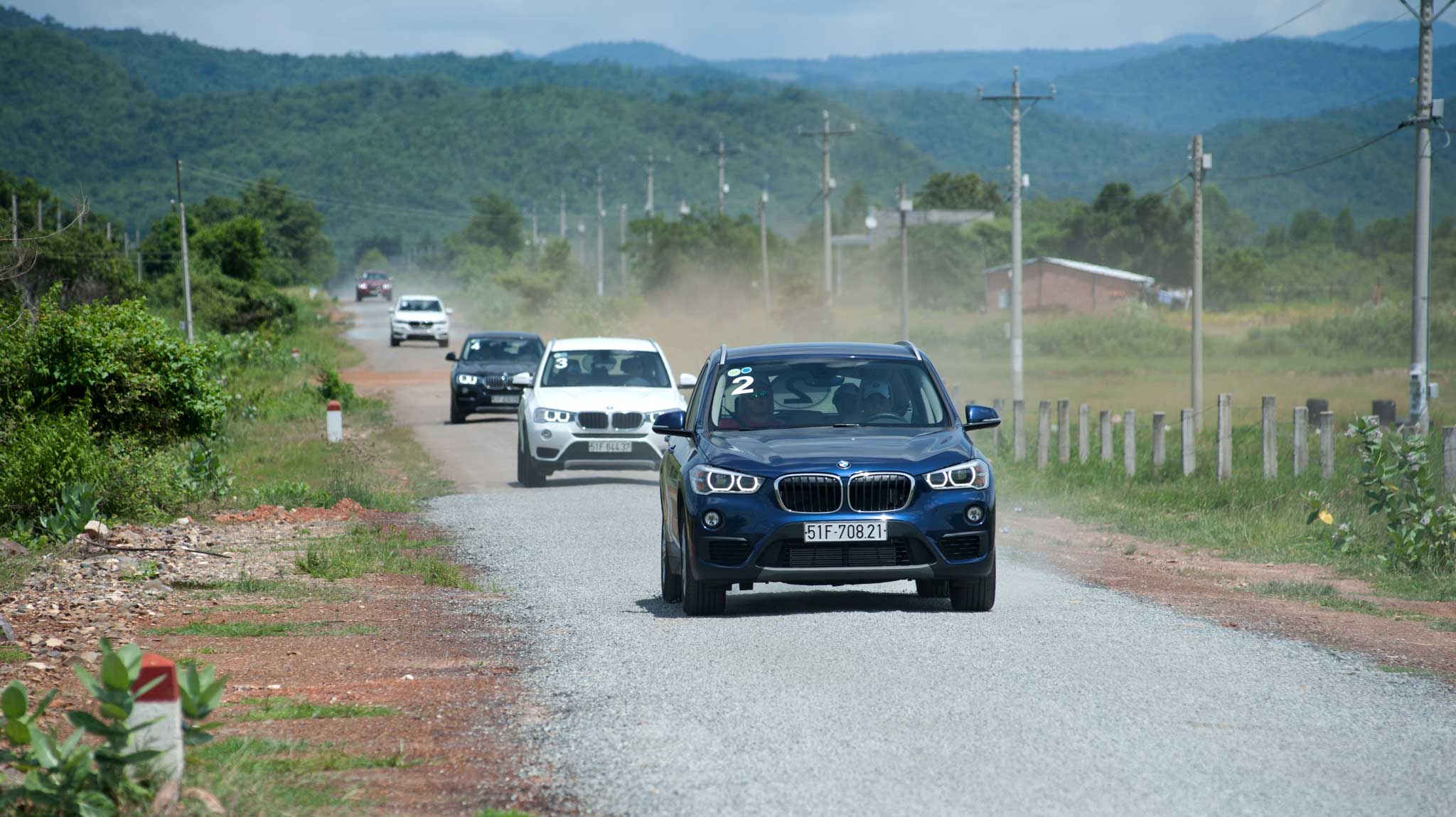 Xe.Tinhte.vn-BMW-xDrive-Adventure-2016-press-photo-5.jpg