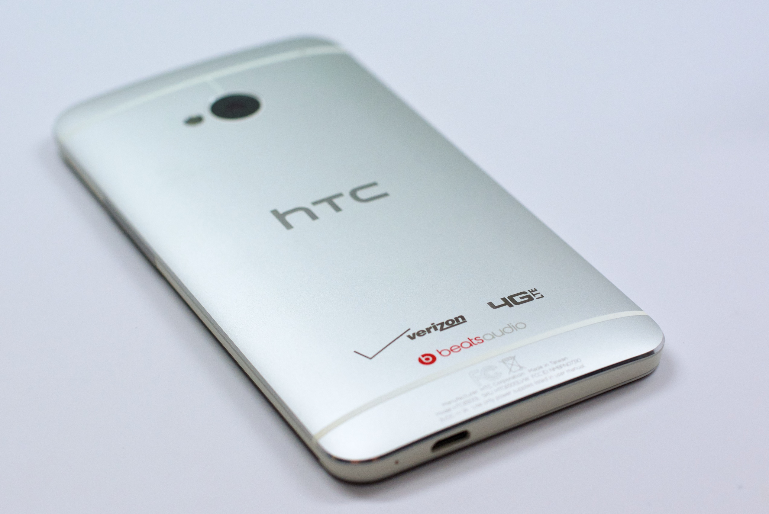 Verizon-HTC-One-Review-002.jpg