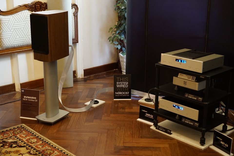 monospace-avshow2016-dynaudio-new-contour-20-nordost-audionet.JPG