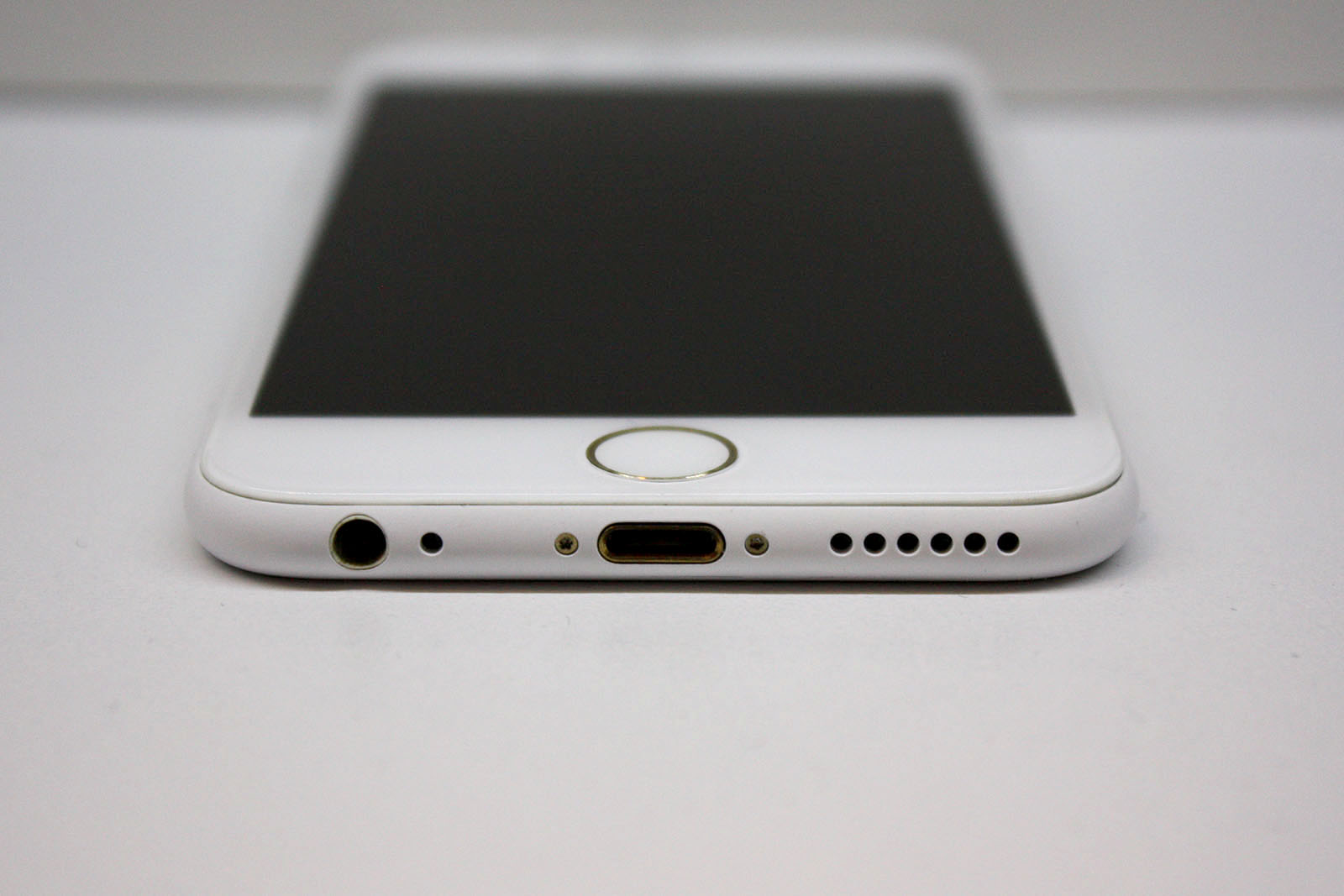 iPhone_do_vo_trang_matte_white_5.jpg