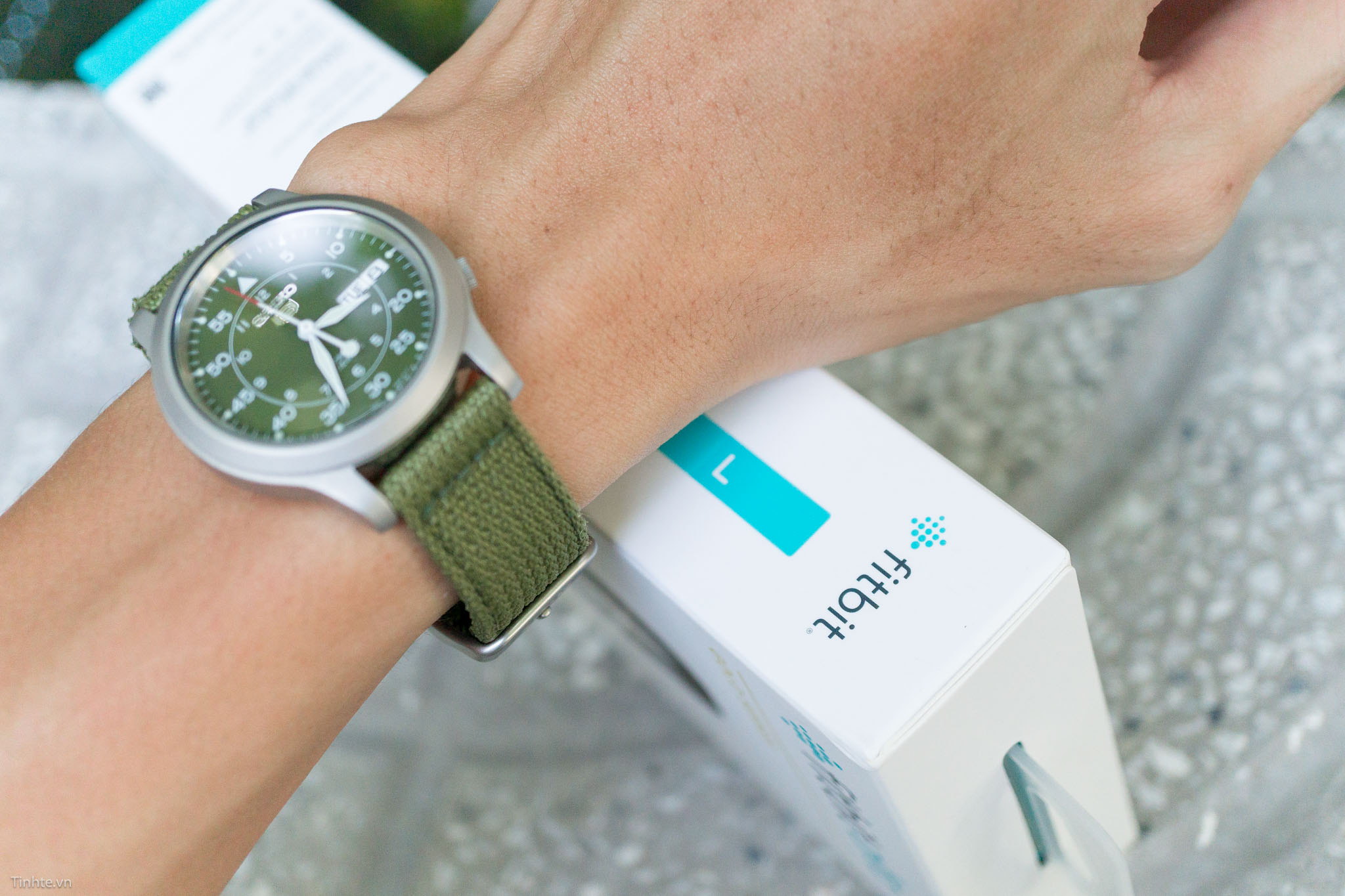 fitbit-alta-gold-tinhte-4.jpg