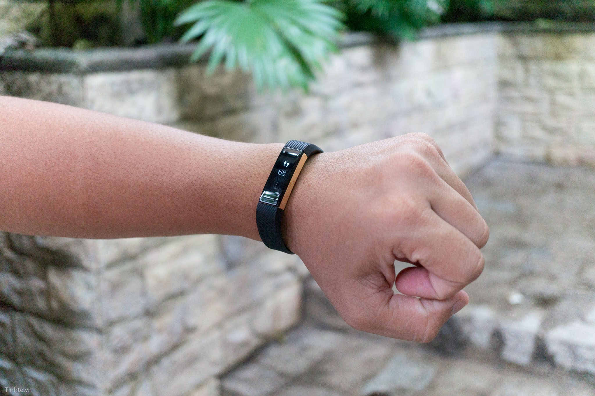 fitbit-alta-gold-tinhte-8.jpg