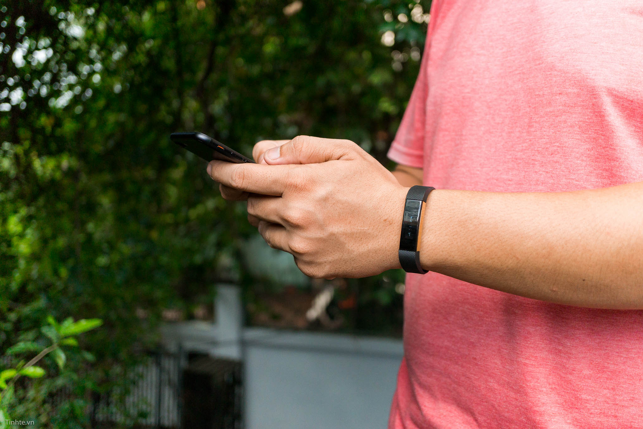fitbit-alta-gold-tinhte-17.jpg