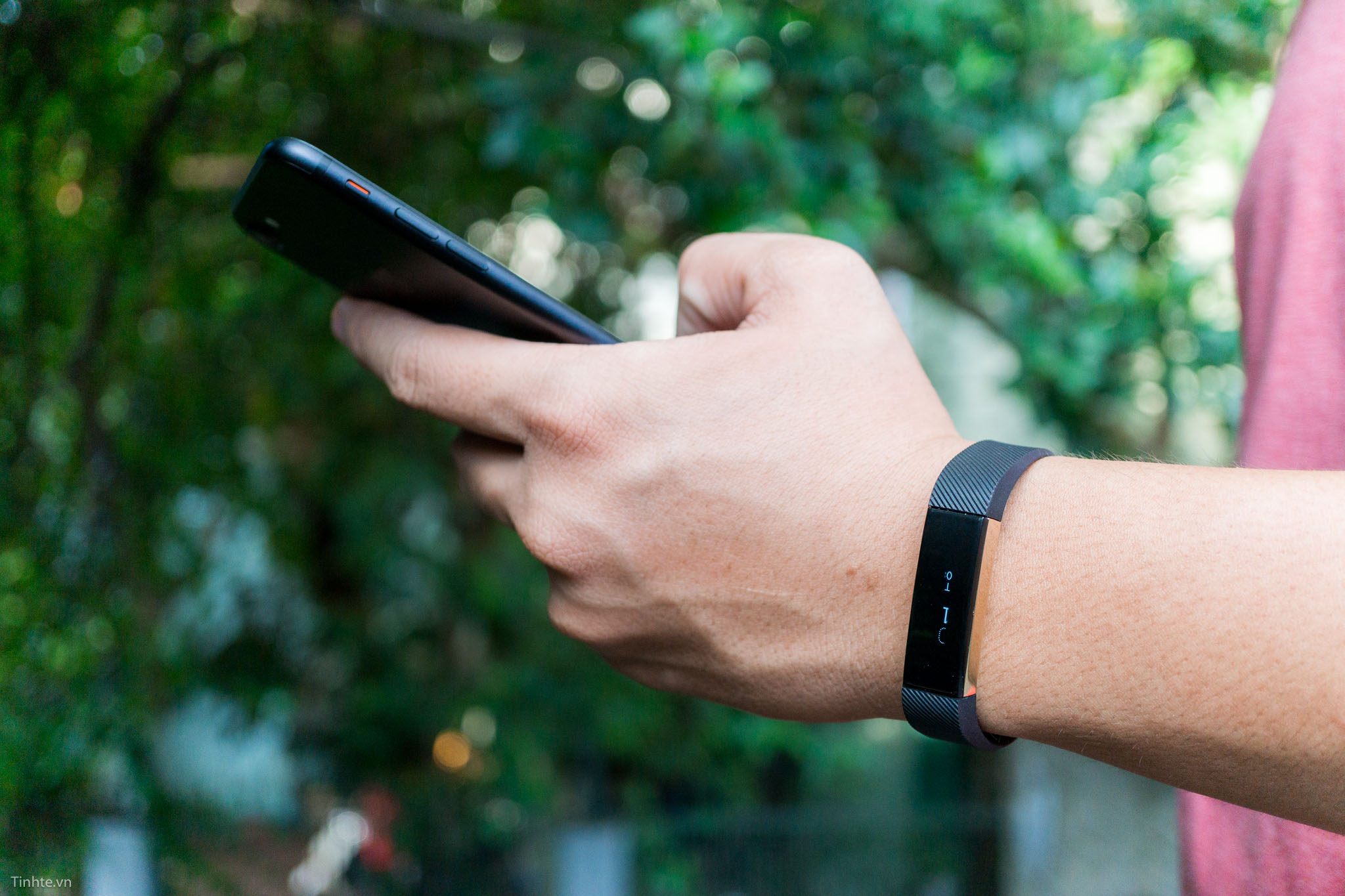 fitbit-alta-gold-tinhte-18.jpg