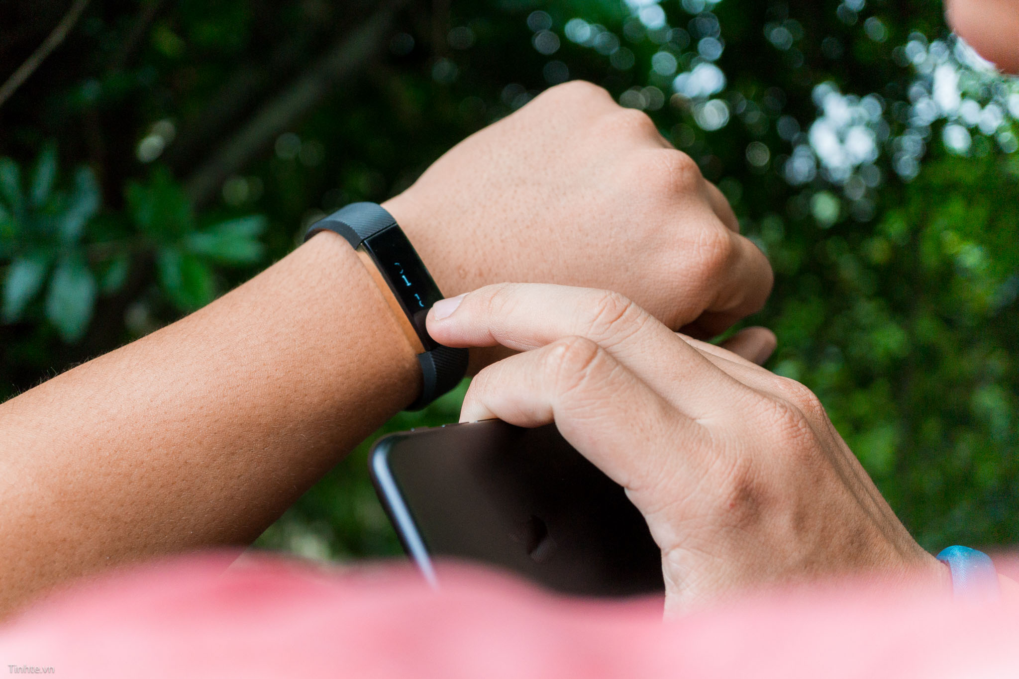 fitbit-alta-gold-tinhte-19.jpg