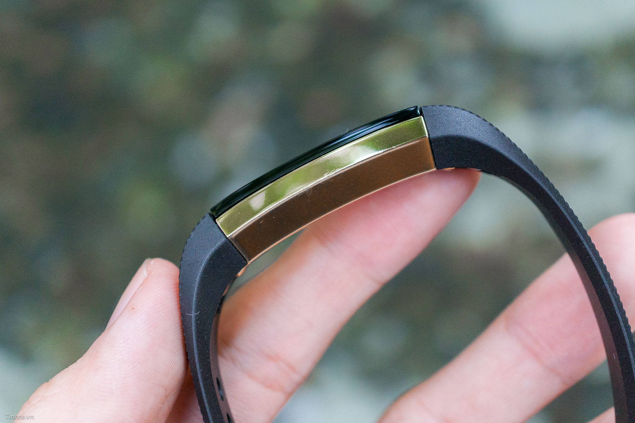 fitbit-alta-gold-tinhte-27.jpg