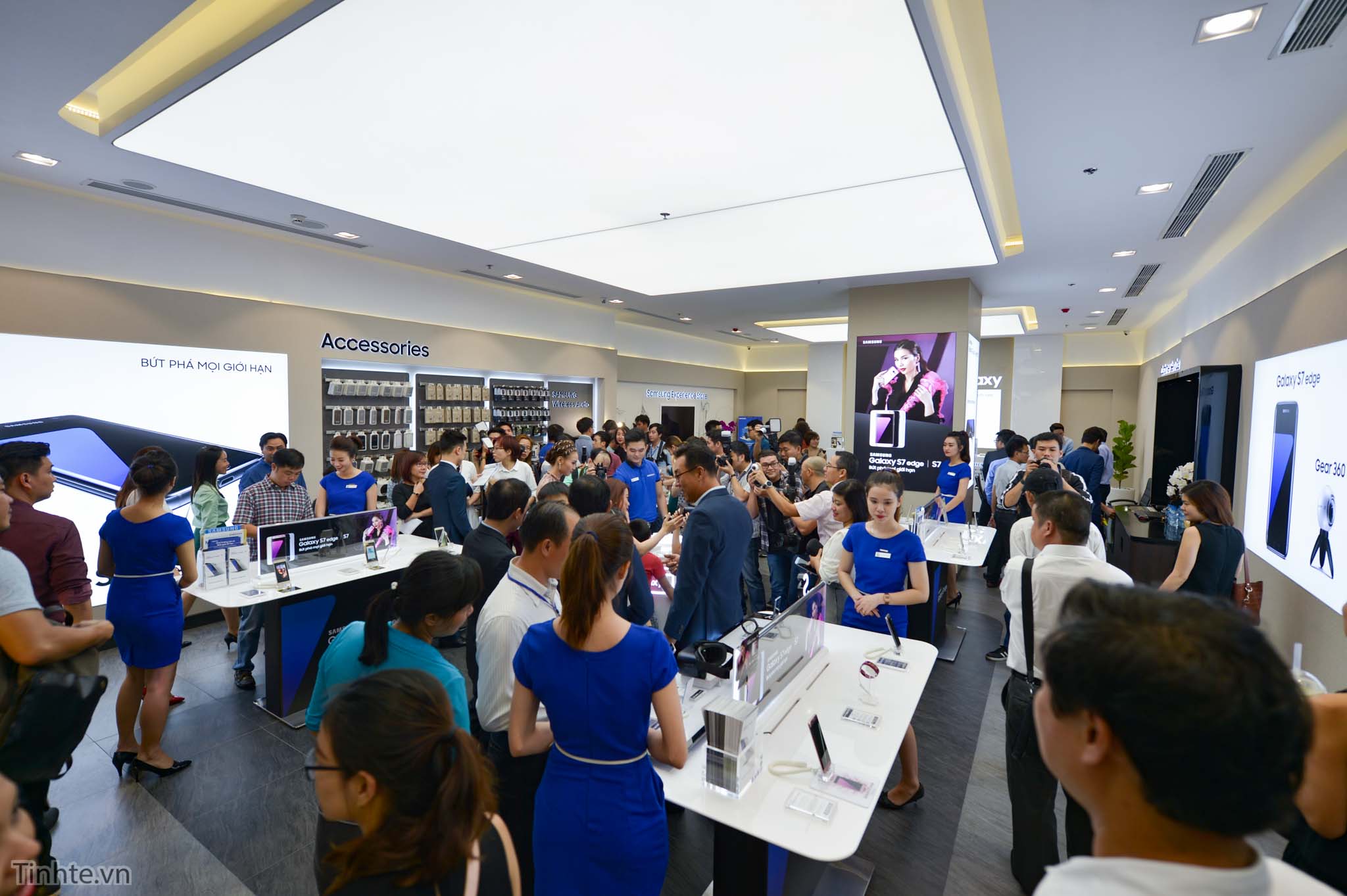 Samsung_Experience_Store_Mai_Nguyen_5.jpg