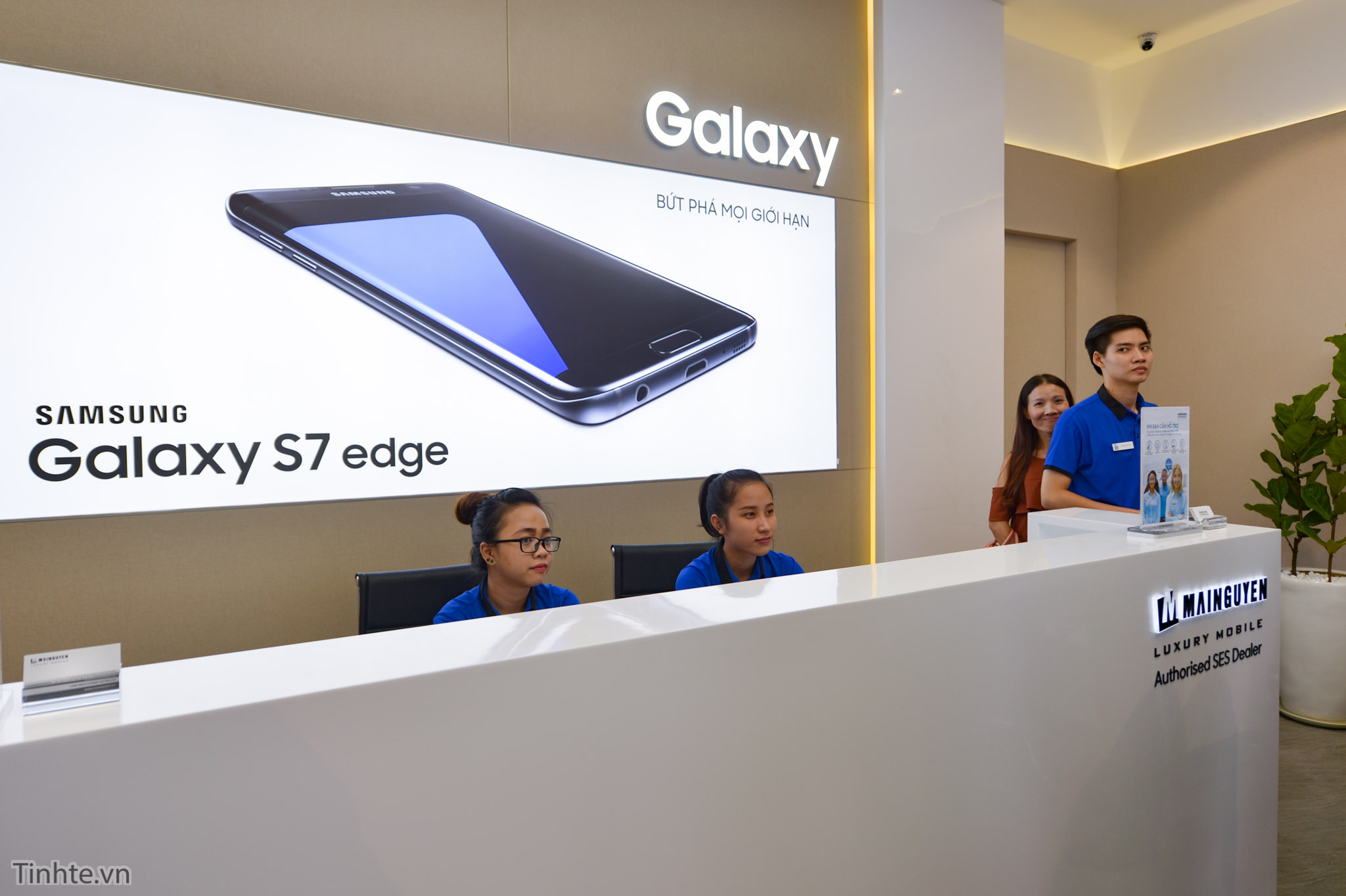 Samsung_Experience_Store_Mai_Nguyen_6.jpg