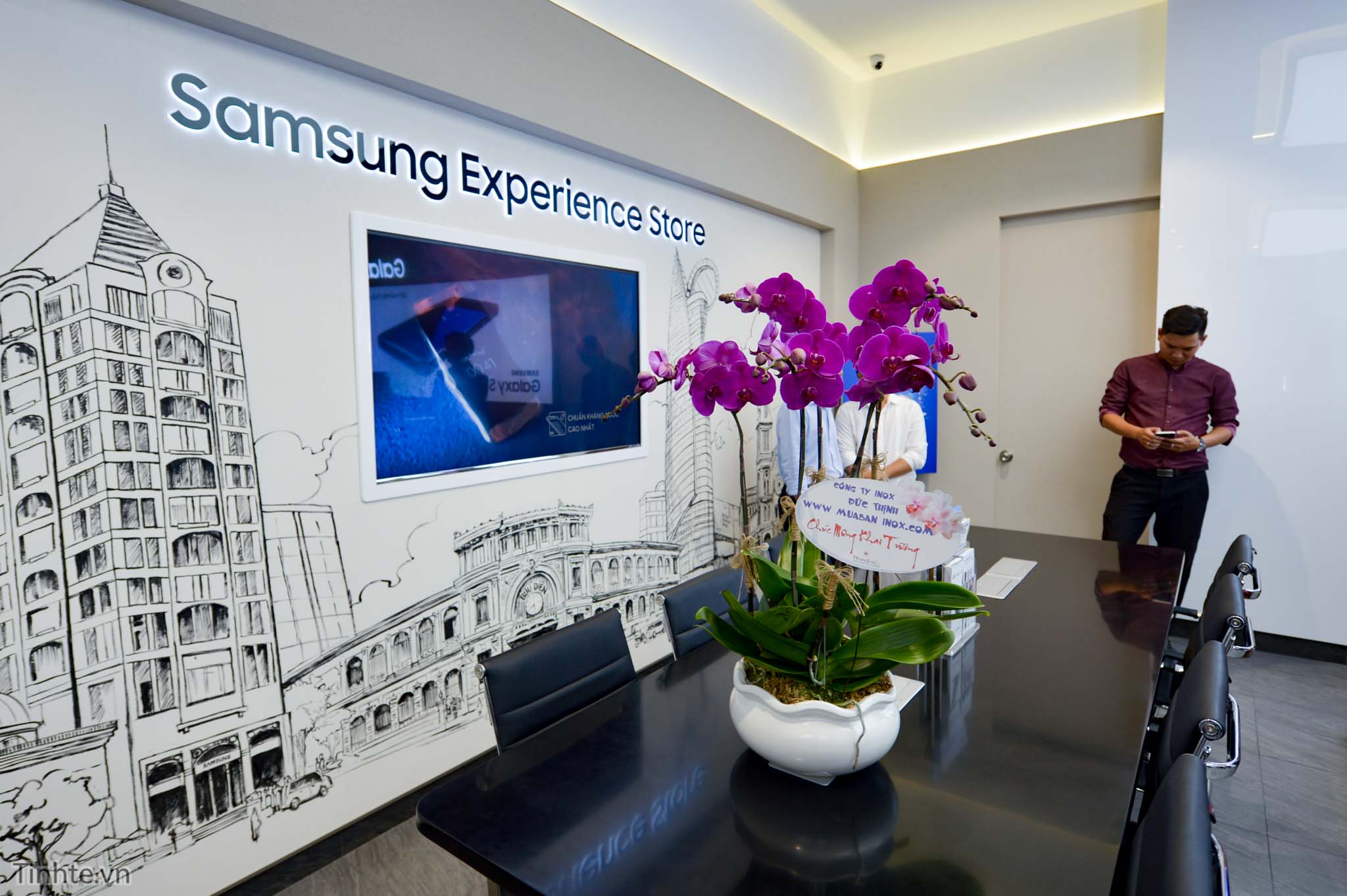 Samsung_Experience_Store_Mai_Nguyen_9.jpg
