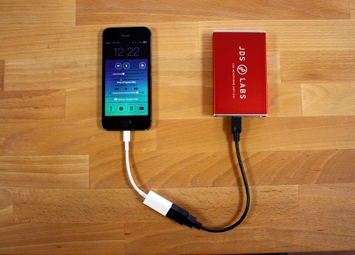 iPhone5S-Lightning-to-USB-DAC.jpg
