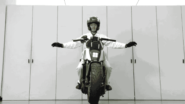 [CES 2017] Honda giới thiệu xe máy tự cân bằng khi chạy rất chậm hay ...
