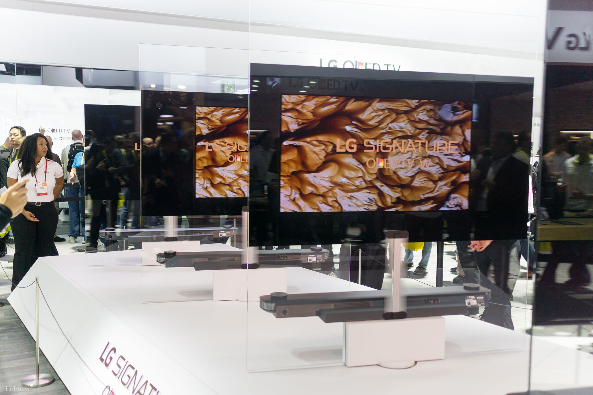 LG-Signature-OLED-TV-W-tinhte-3.jpg