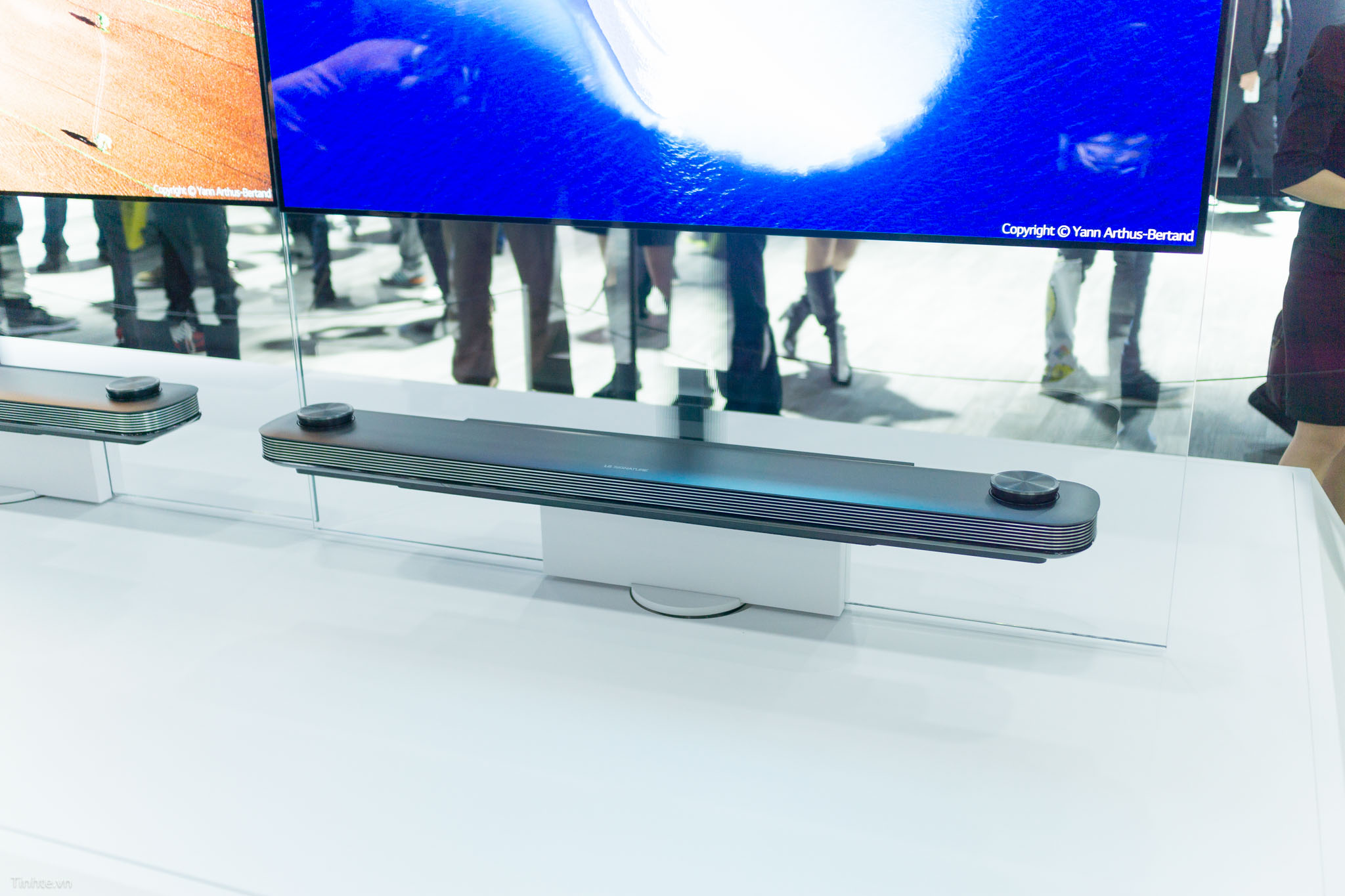 LG-Signature-OLED-TV-W-tinhte-8.jpg